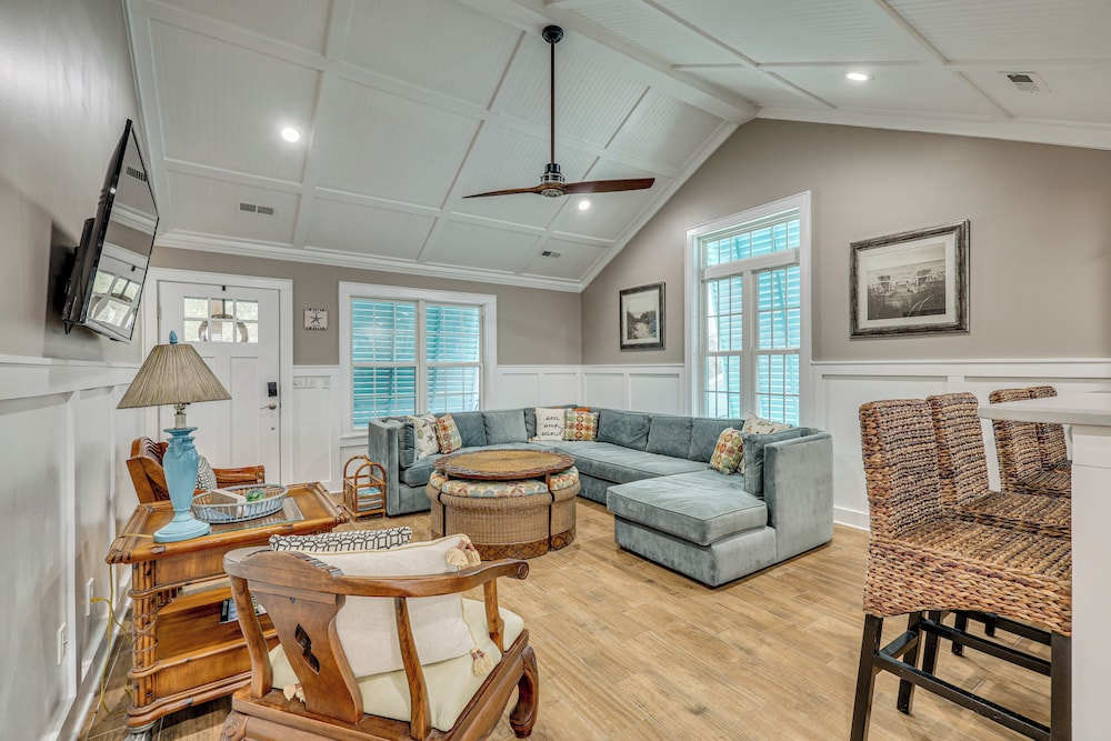 Walk to Beach & Parks! Coastal Haven in Oak Island