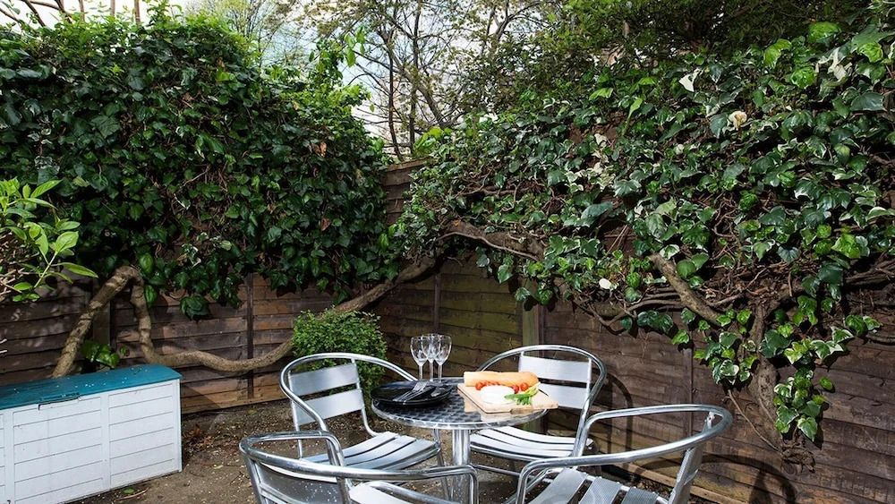 Spacious 6BR House near Trendy Brixton