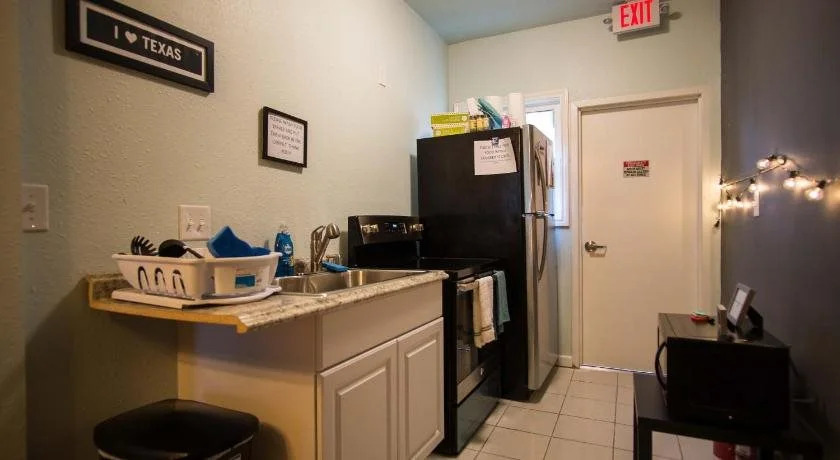 Wanderstay Houston Hostel