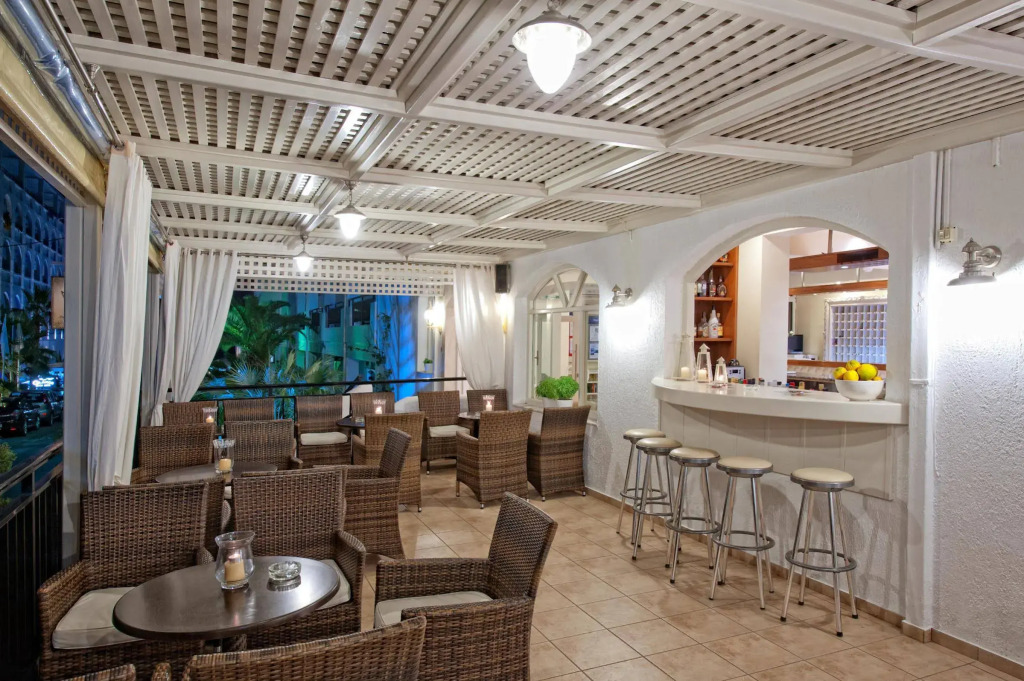 Mari Kristin Beach Hotel