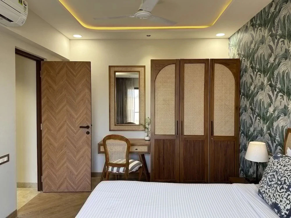 Stylish 1BR With Pool 5 Mins to Candolim Beach