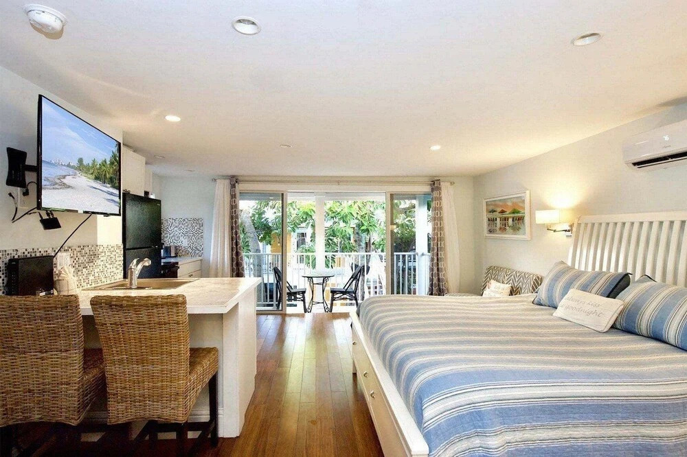 Mojoe s Villa 9 - Steps From the Beach