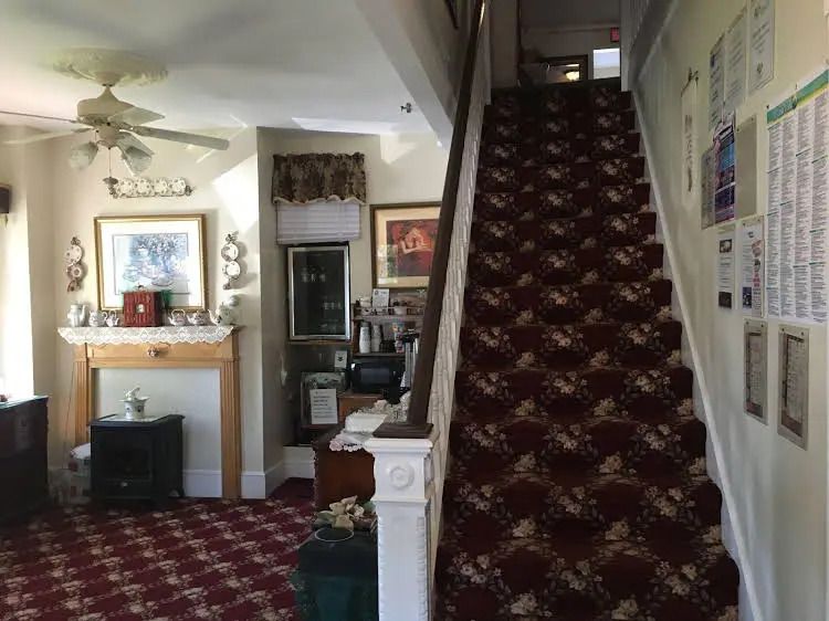 Holly Beach Hotel B&B