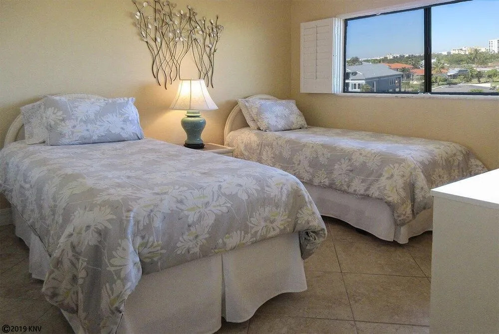 Carlos Pointe 421 - 2 Br Condo