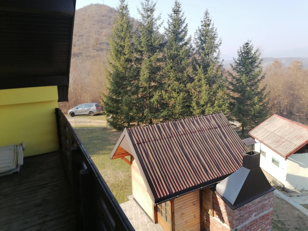 Zuta Kuca Sunca