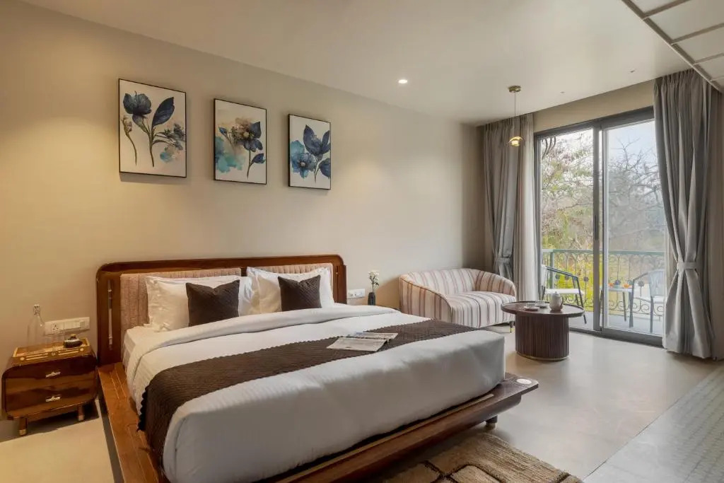 SaffronStays Pristine Manor - 8-BR Udaipur villa with private pool, garden, and event space near Fateh Sagar Lake