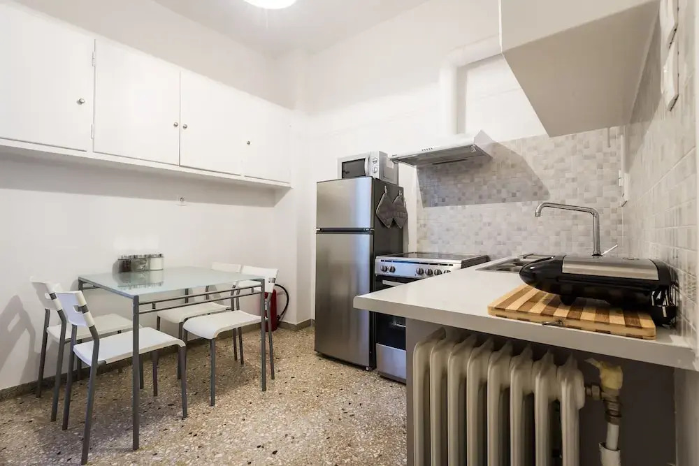 Homey apartment for 4 people in Koukaki