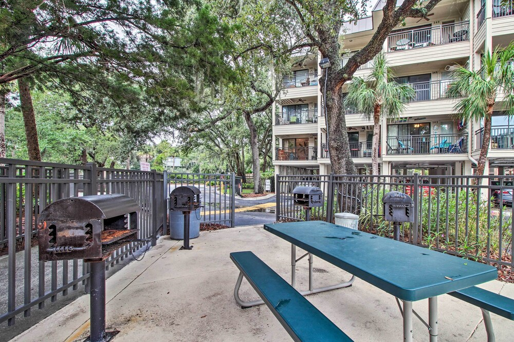 Oceanfront Hilton Head Island Condo w/ Pool Access