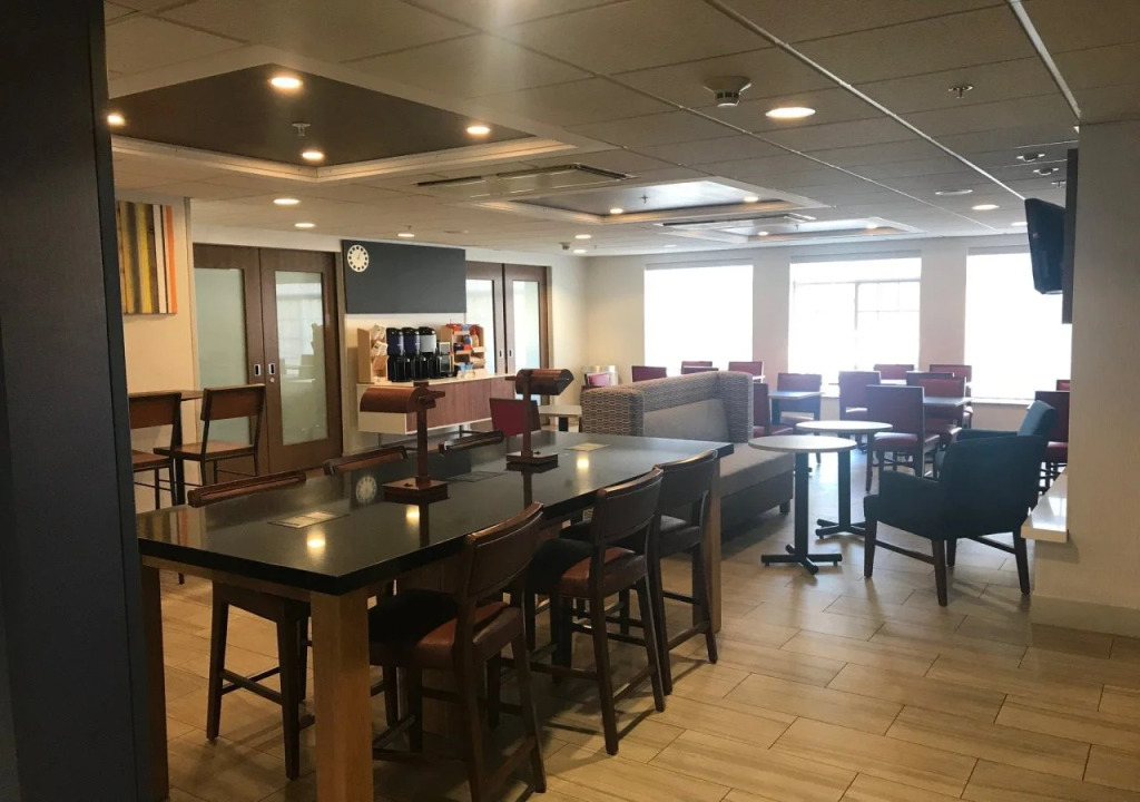 Holiday Inn Express Hotel & Suites Boston - Marlboro by IHG