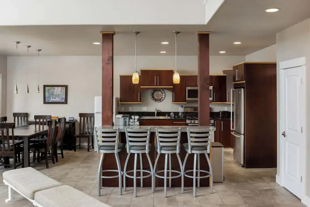 6BR 5 King Beds EV 10min Downtown