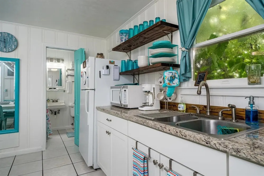 Caprice Cottage - Sun Harbor Cottage #1