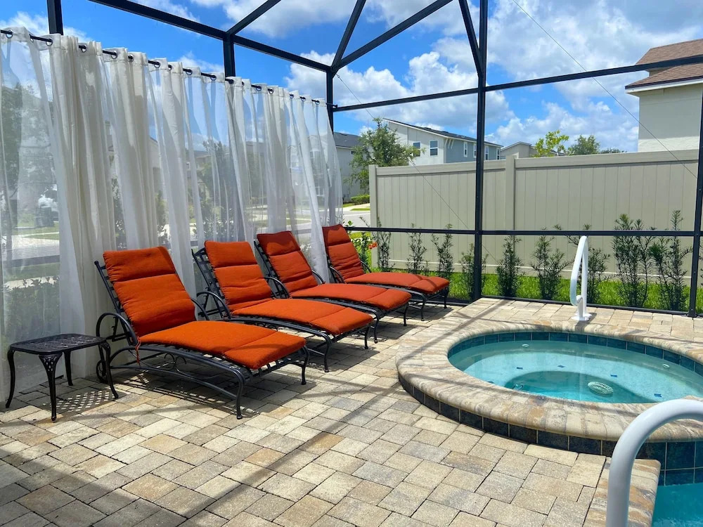 Ultimate 9-Bed Luxury Retreat - Movie Theater, Game Room, Pool, Spa & Themed Bedrooms in Resort Paradise