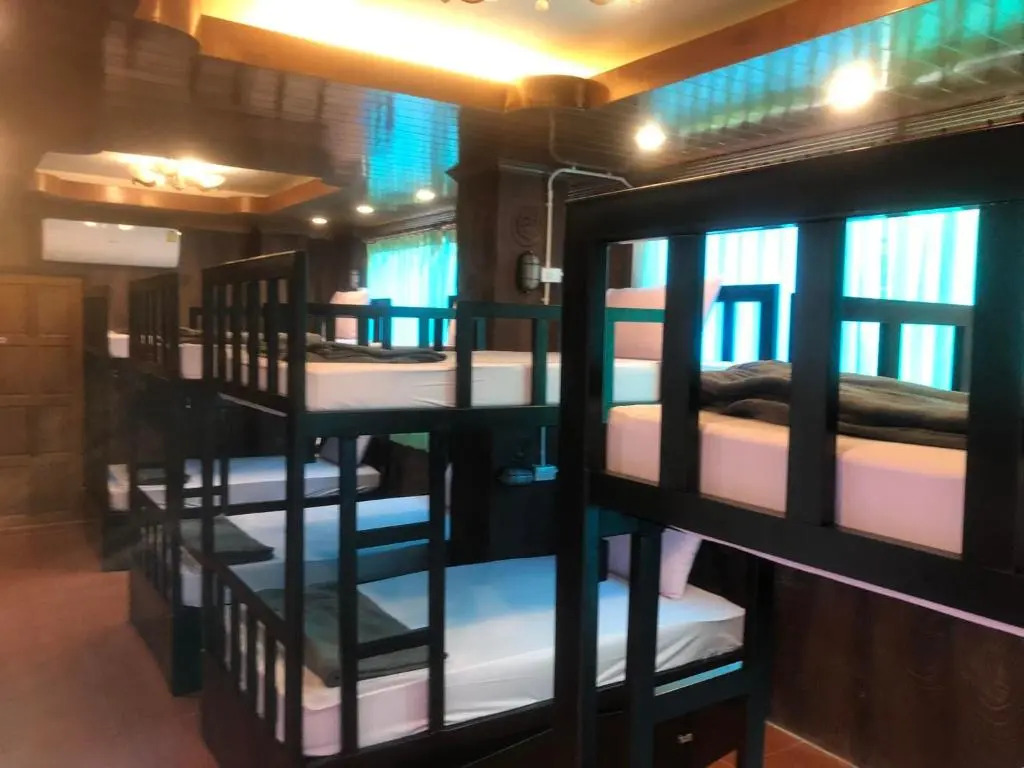 Social Quarters Blanco - Youth Hostel 18 to 35 Only
