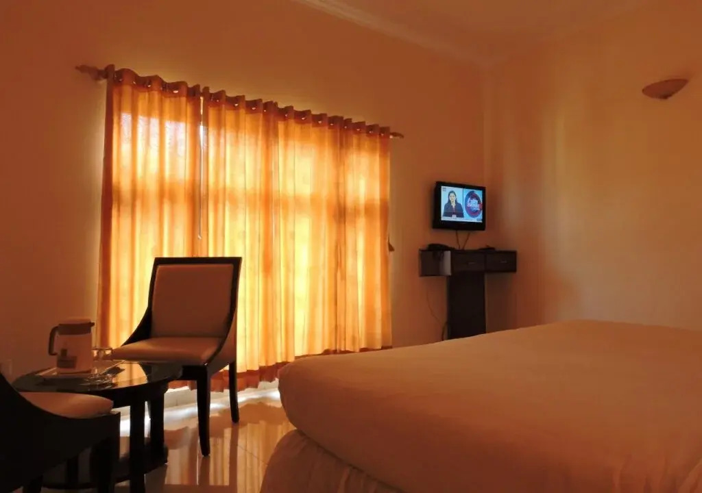 Hotel Travellers Paradise Naukuchiatal