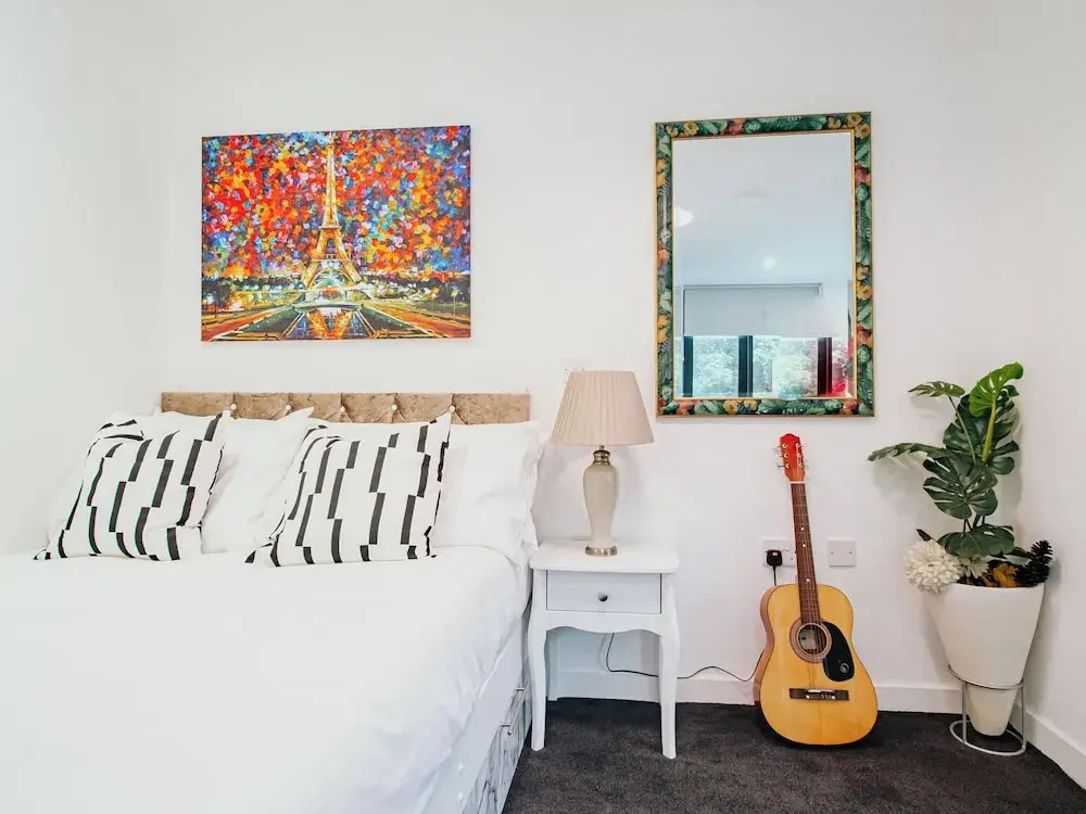 Airy and Bright Apartment in City Center