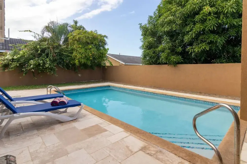 Private Pool Draxhall Gated Gym Tennis Full AC