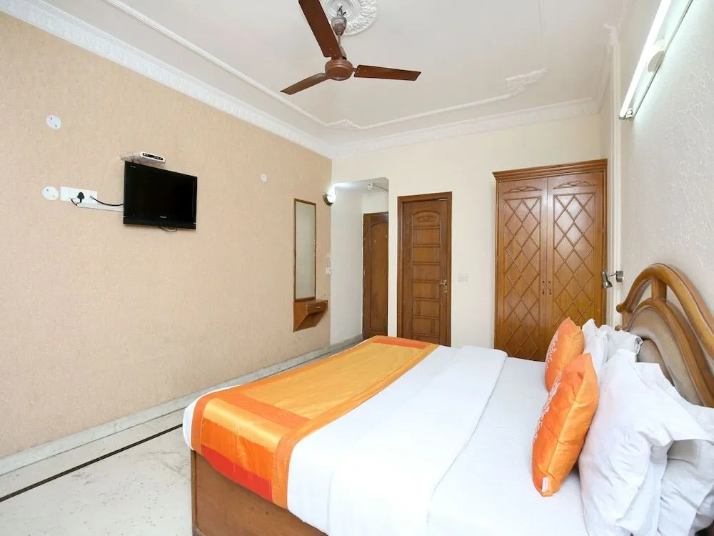 OYO 11371 Hotel M&V