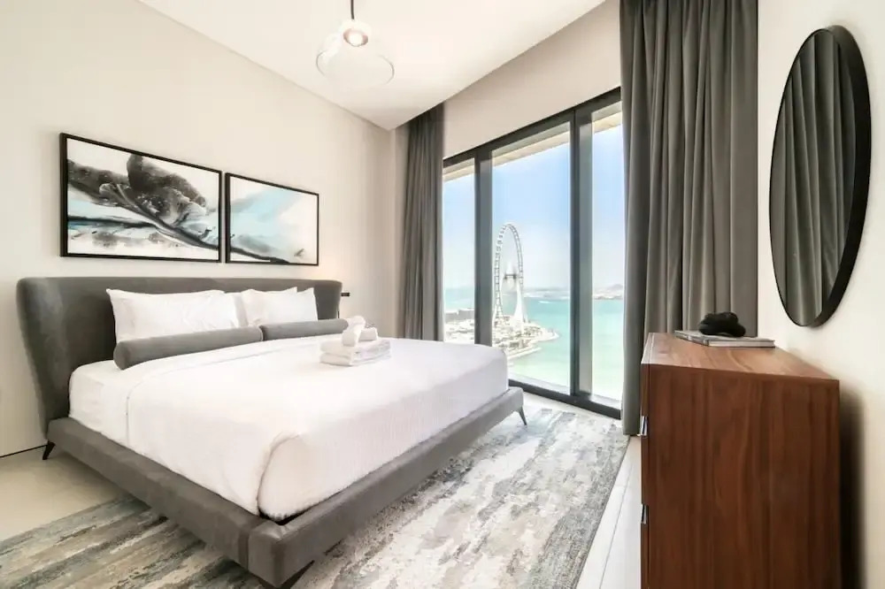 Serene Beachfront Ain Dubai View at Address JBR