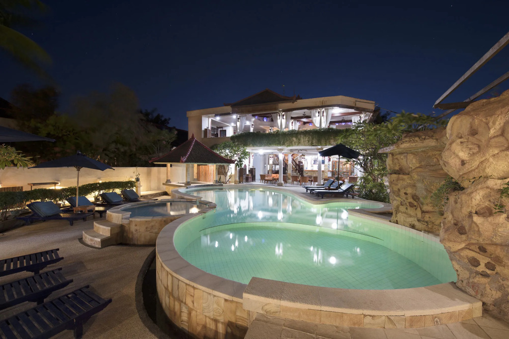 Villa Almarik Resort