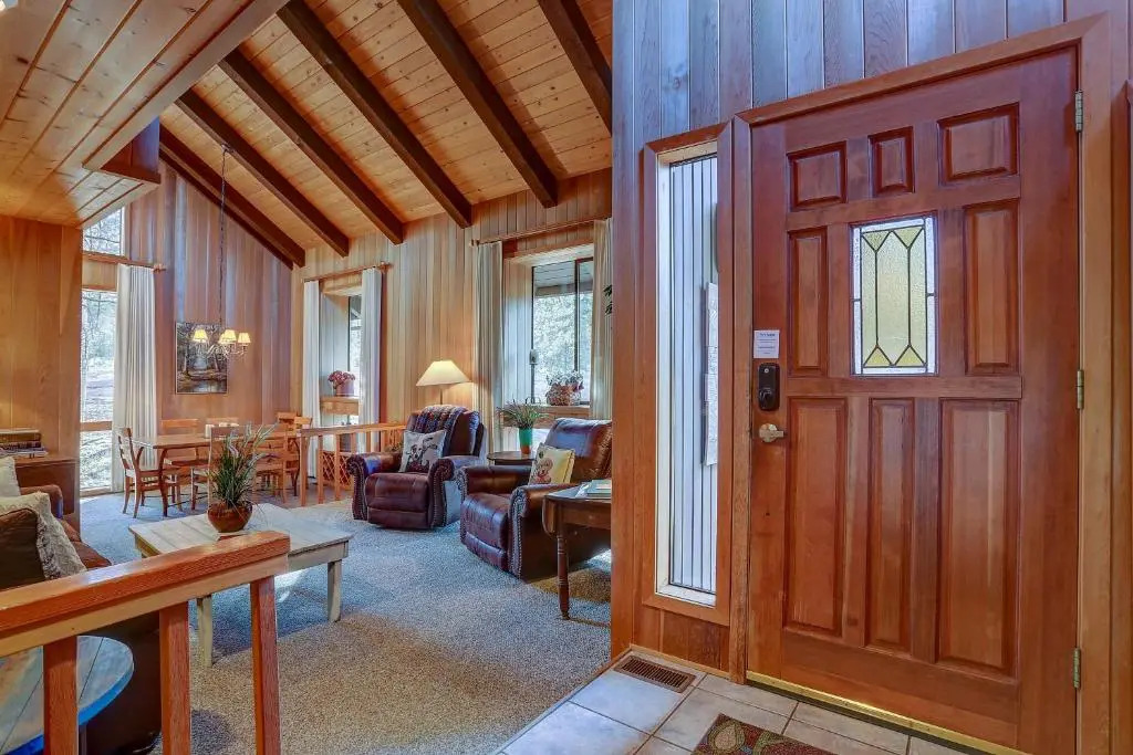 22 Rogue-AC-Hot Tub-4BR/3.5BA