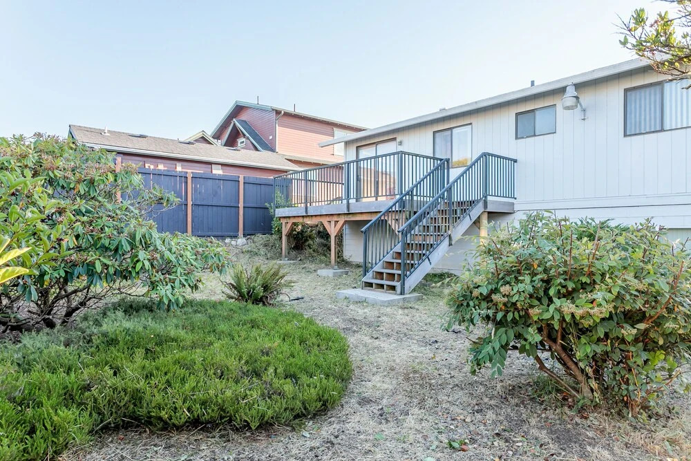 35 SW Hurbert St House - 3 Br home by RedAwning