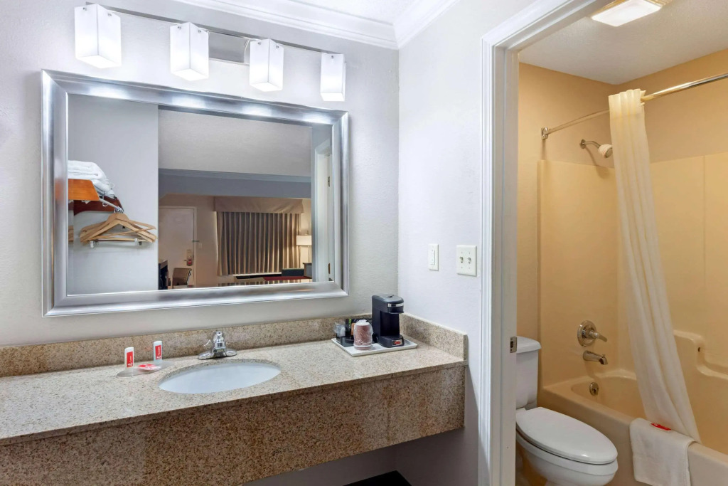 Econo Lodge Byron - Warner Robins