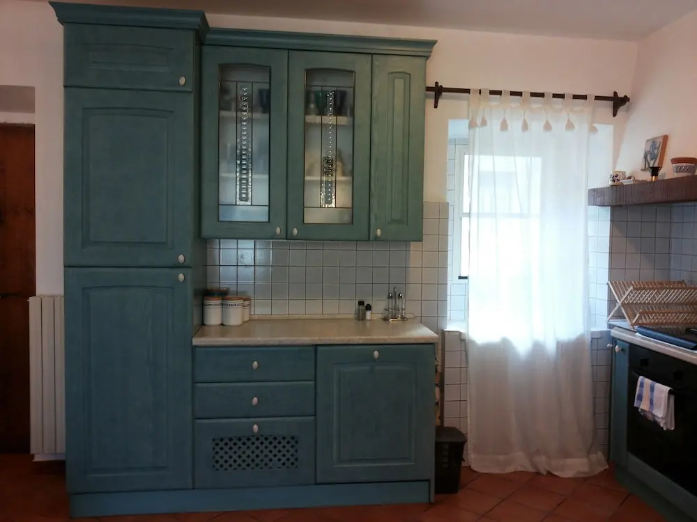 Blue House Near Bagnoregio-overlooking the Umbrian Mountains and Tiber Valley