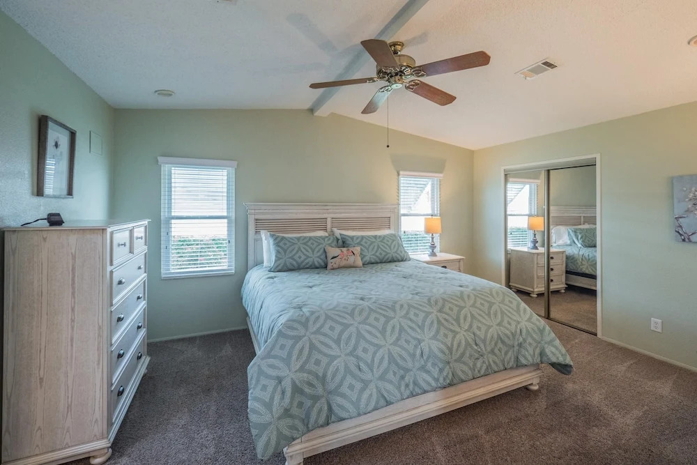 Granada Court 1244 by White Pelican VR