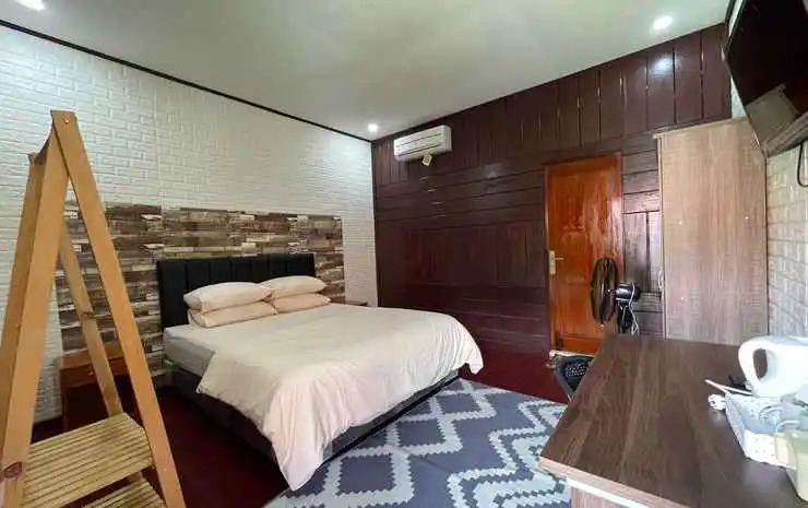 IZY Guest House