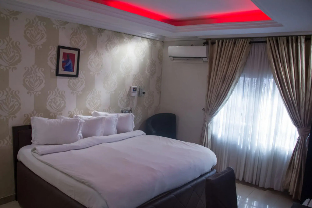 Triple Tee Hotel