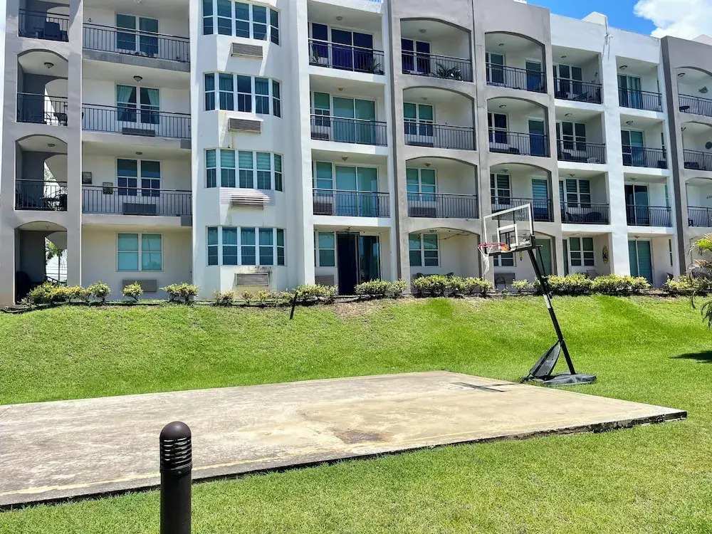 2 Bedroom Condo Pool and Beach Access