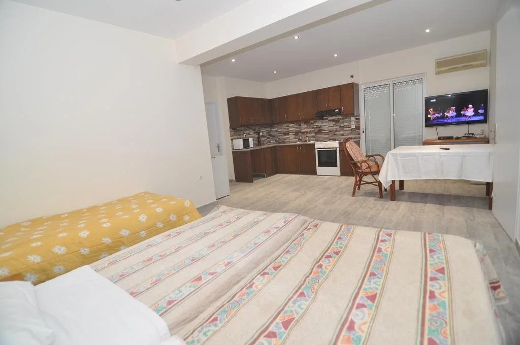 Hollywood Suites