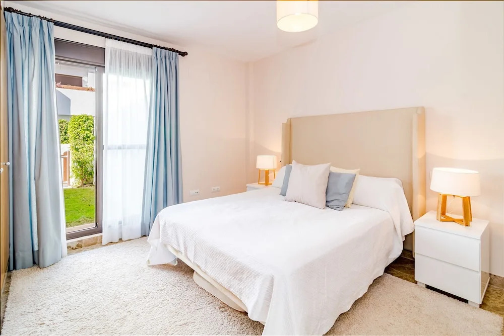 GH-Beautiful 2 bedroom apt small pool