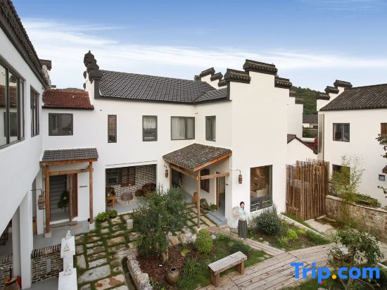 Jiujianfang B&B