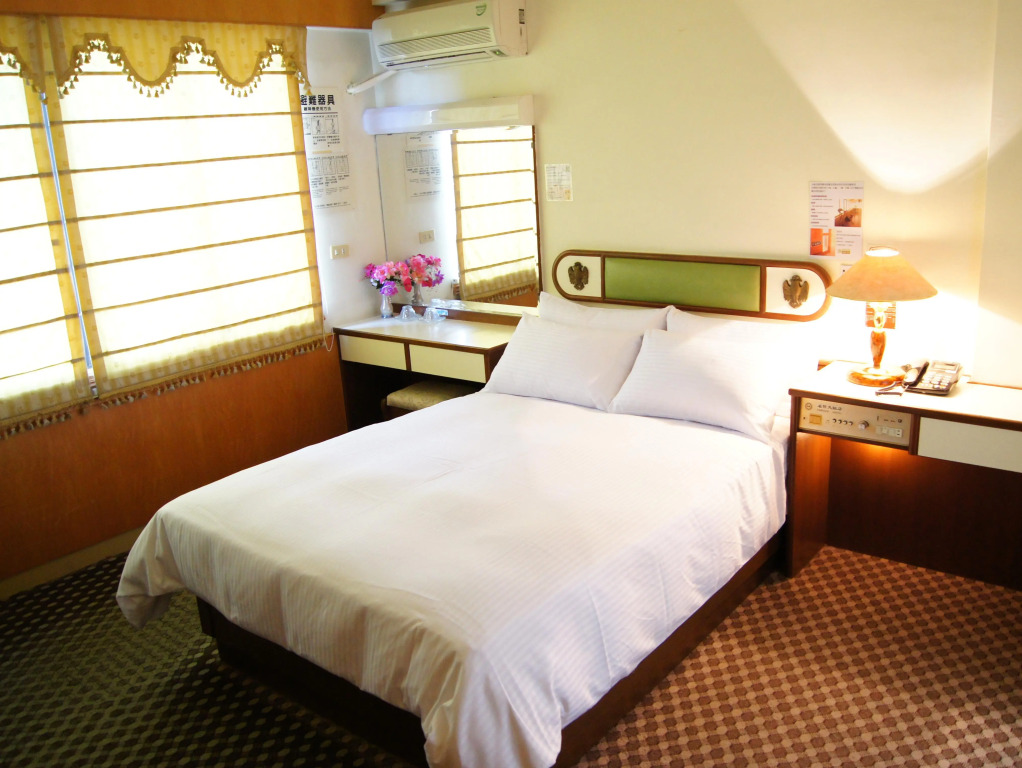 Famouse Hotel