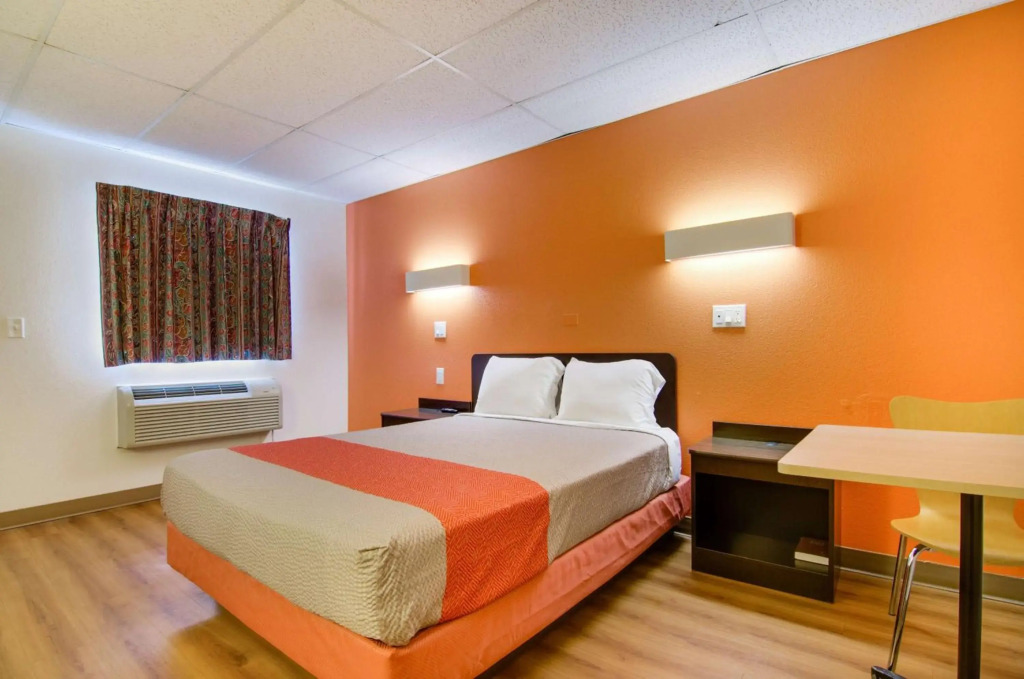 Motel 6-Salina, KS