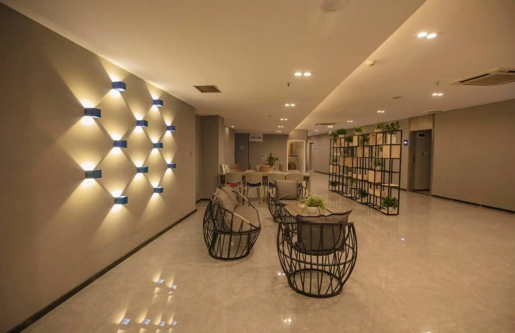 7 Days Premium Hotel Chongqing Hongqihegou Light Rail Station
