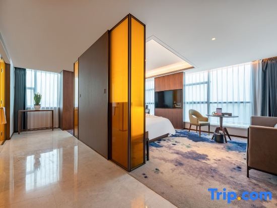 World Hotel (Linyi Pingyi )