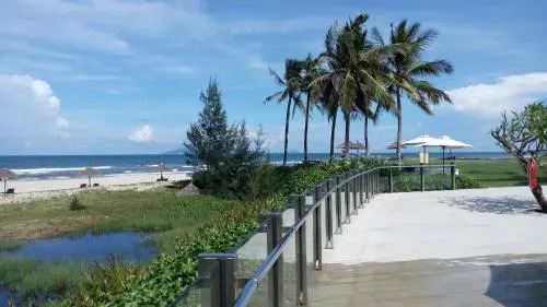 Ocean Apartment Spa & Golf Danang
