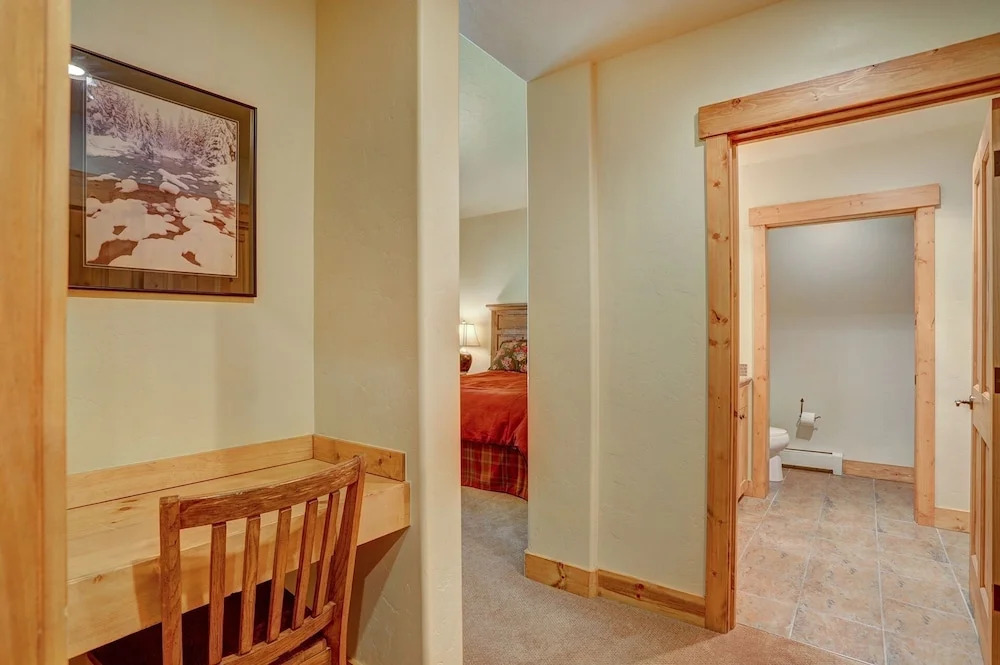 Mountain Thunder 202 2 Bedroom Townhouse by Redawning