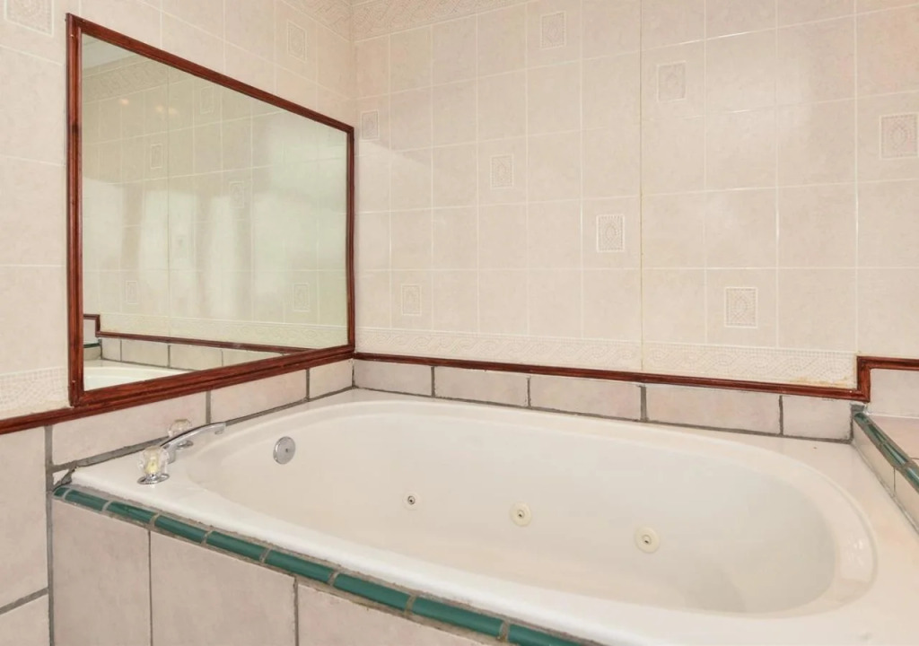Americas Best Value Inn & Suites Kansas City