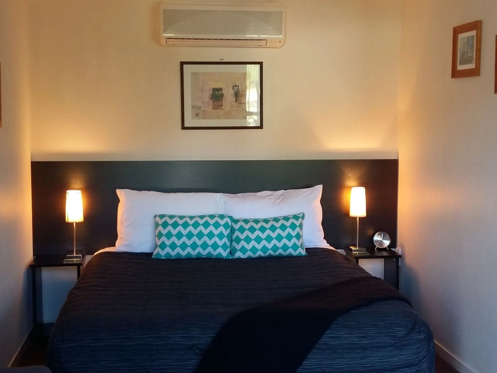 Central Gateway Motel