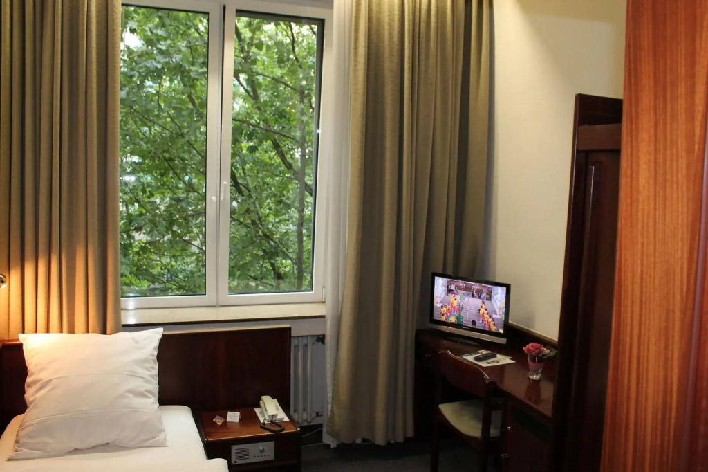 Tante ALMAs Kölner Hotel