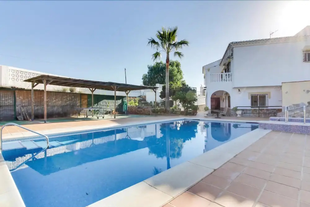 Villa Media Legua