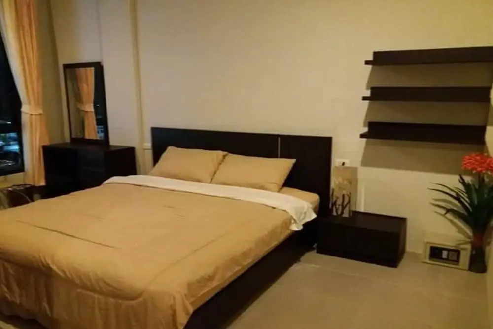 Laveyrune Apartment