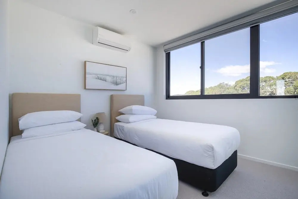 Superb 2-bed Apartment With Scenic Bay Views