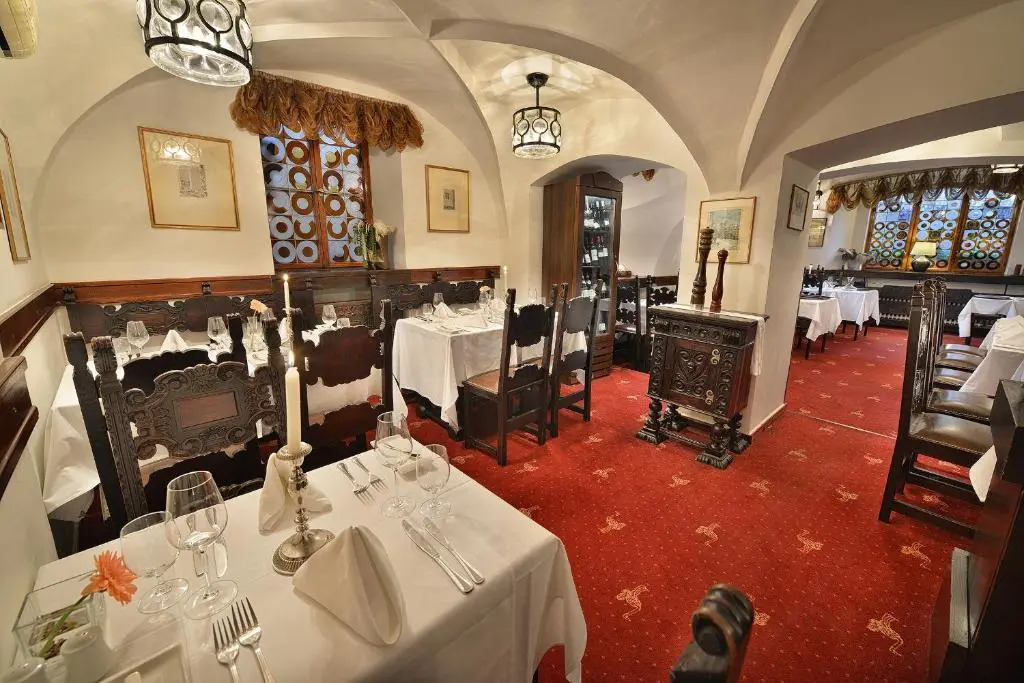 Hotel U Tri Pstrosu