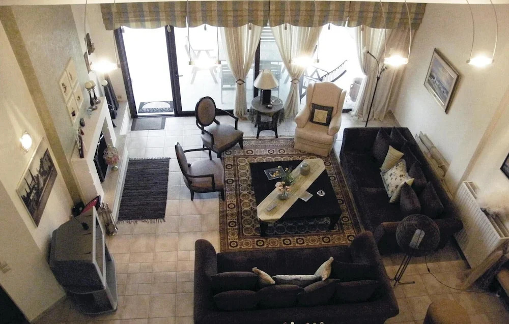 Awesome Home In Kamena Vourla