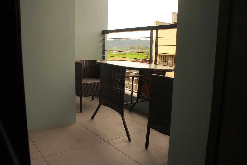 The Upperhouse Hotel Boutique Stay with City & River Views