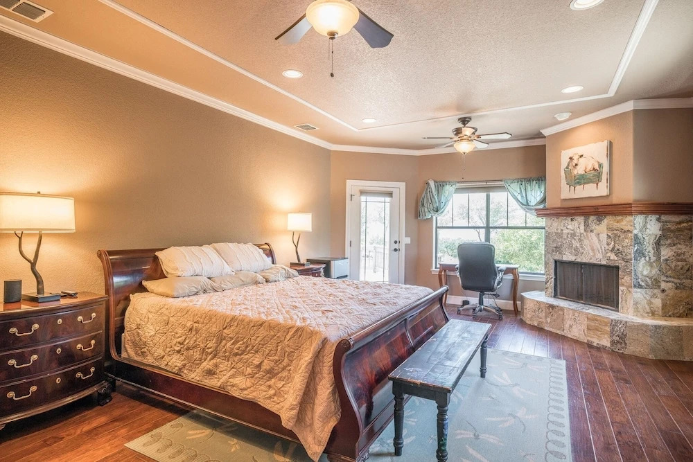 Hills And Chills 5 Bedroom Home